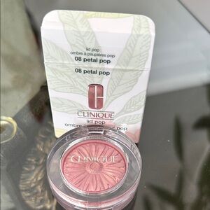 Clinique Petal Lid Pop - Discontinued